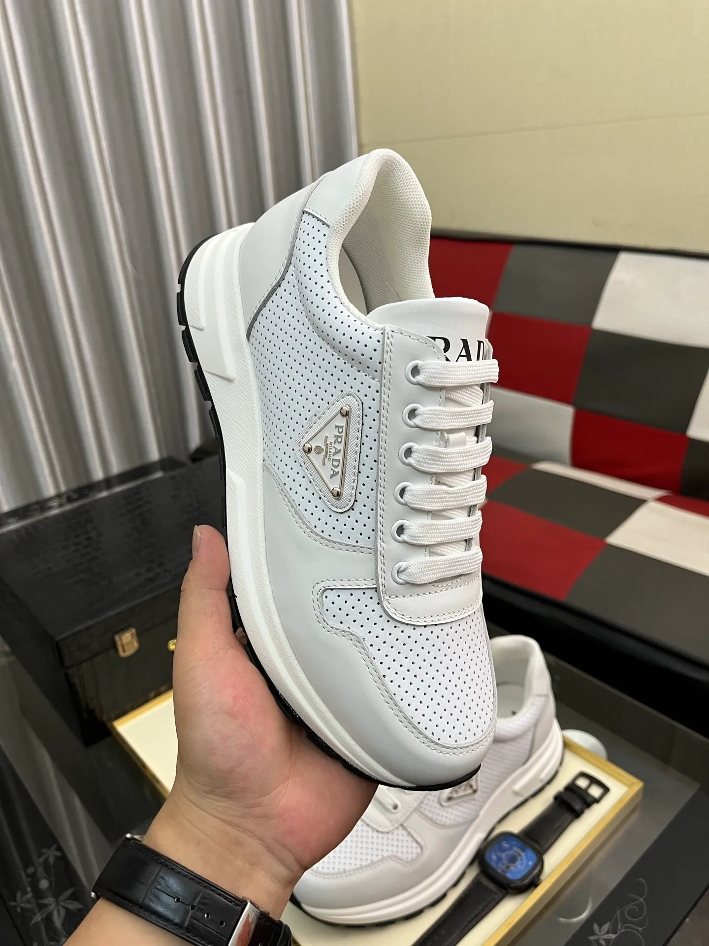 Men's shoes 💰420⌚️⌚️【PRADA】Prada - high-end quality original order 🔍🔍🔍 casual sports shoes - upper: 🔝 Nappa calfskin, brand hollow mesh hot reflective technology, tongue injection brand logo - lining: water-dyed cowhide - outsole: ultra-light TPU foam rubber; molded outsole -Ultra-high quality control and fine workmanship: highlighted (high-end, extravagance, and class) -Size: 38-443️⃣colors available